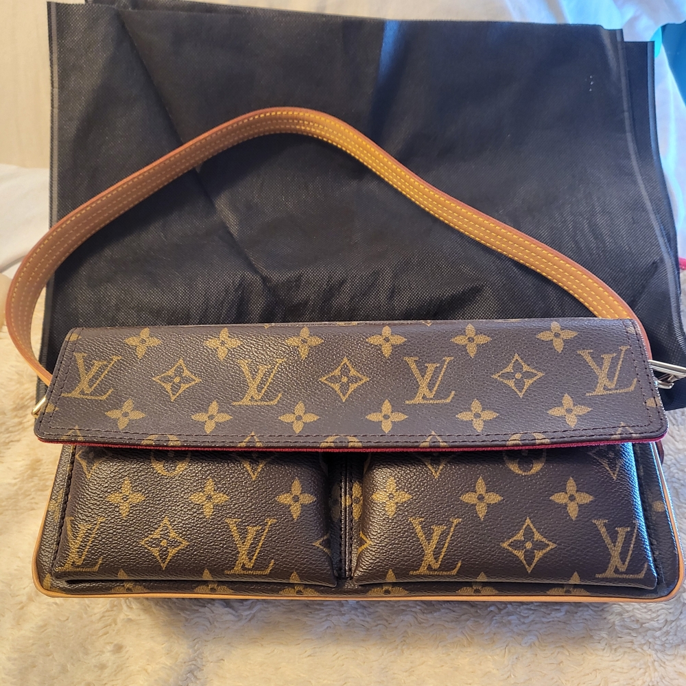 Louis Vuitton Brown Monogram Shoulder Bag - Picture 2 of 8
